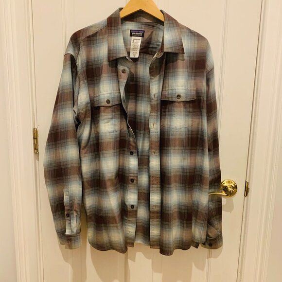 Men's Patagonia Button Down Shirt XL - Picture 1 of 8